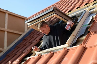 Pose de fenêtres de toit Velux à Rochecolombe